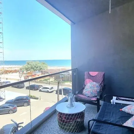 Lavand Eighteen 3 *